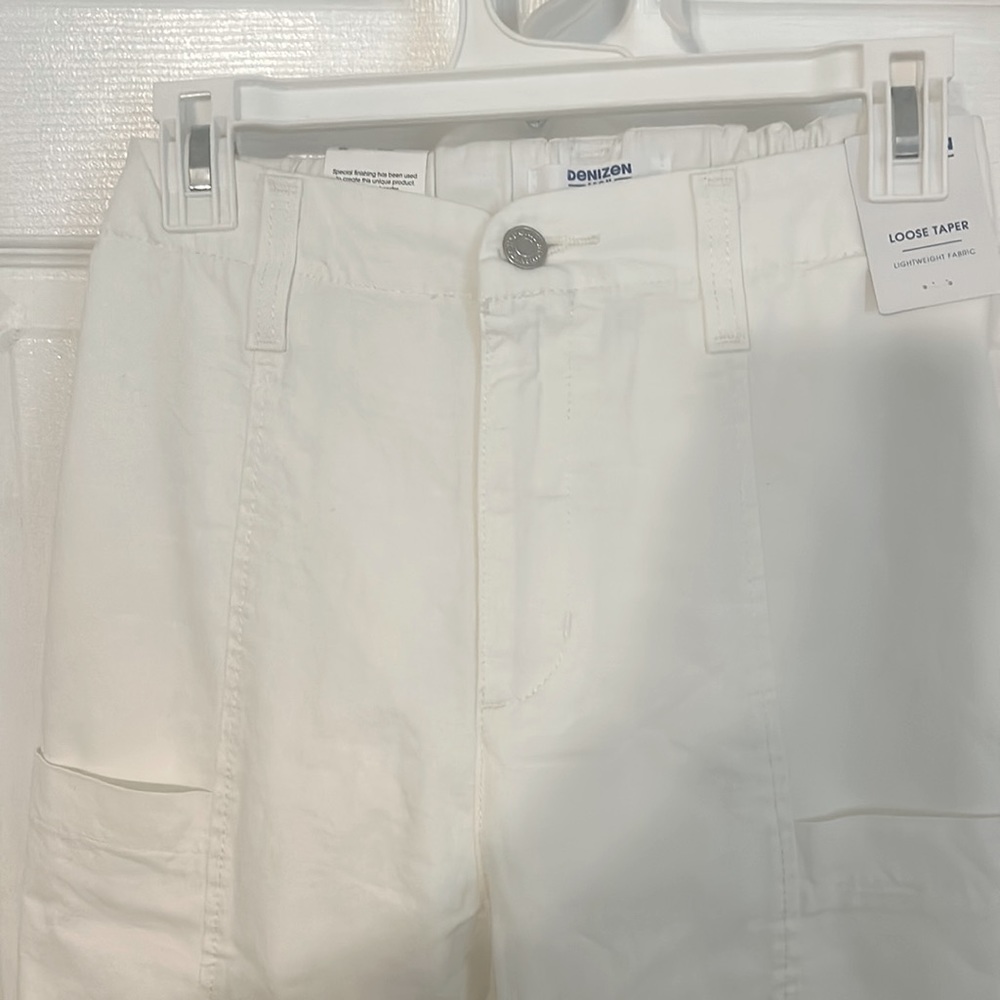 NWT Denizen from Levi. Women’s pants size 2/ waist 26